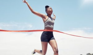 Mire na linha de chegada: 7 estratégias de treinamento para a sua primeira prova de corrida de 5k