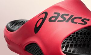 Chinelo ACTIBREEZE™ HYBRID SANDAL oferece conforto e relaxamento pré e pós corrida 