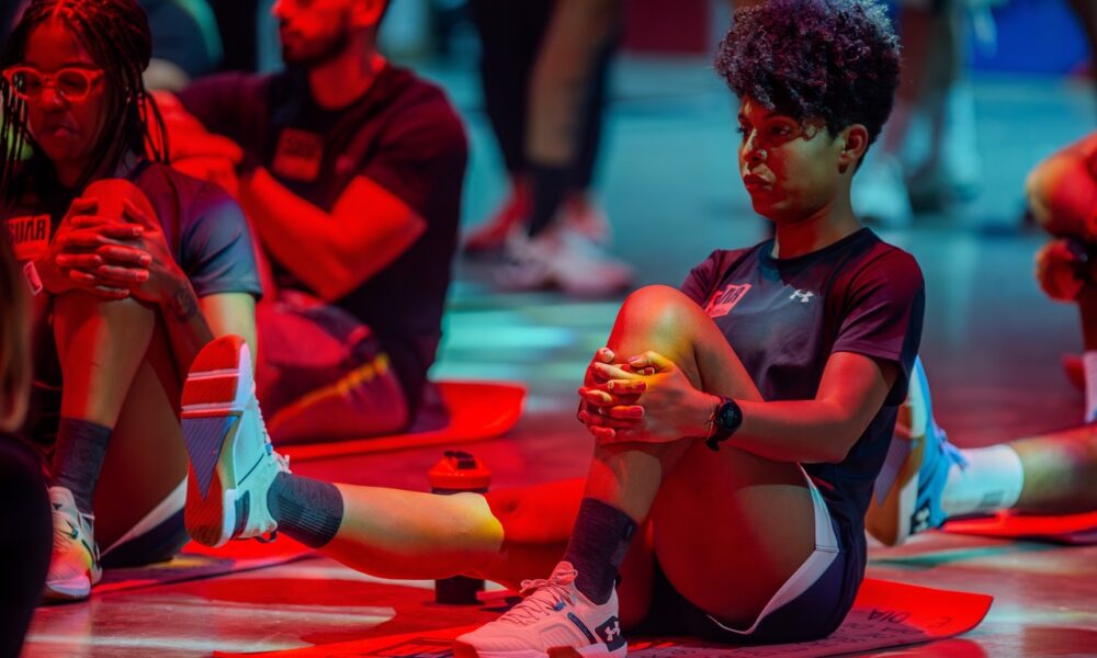 Under Armour lança tênis específico para treinos durante aulão de funcional