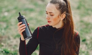 Pare de beber água contaminada soldado! Use o Clorin!