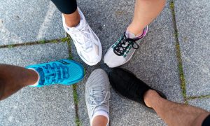 Quais são os critérios para escolher um tênis de corrida?