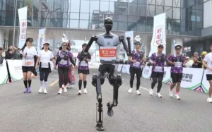 China Anuncia Primeira Meia Maratona Entre Humanos e Robôs