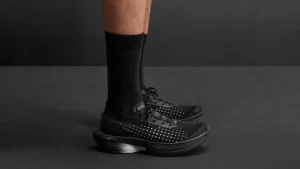 Zara Athleticz aposta em corrida de alta performance com tênis de placa de carbono