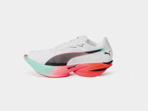 PUMA lança Fast-R NITRO™ ELITE 3: super tênis que usa ciência para superar recordes pessoais