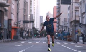 “É tempo de voar”: Corrida Integração lança campanha de 40 anos estrelada por Vanderlei Cordeiro de Lima