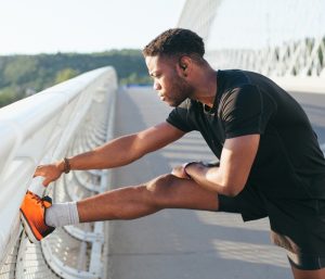 Durabilidade, ajuste seguro e desempenho: JBL lança novo fone TWS esportivo com tecnologia OpenSound