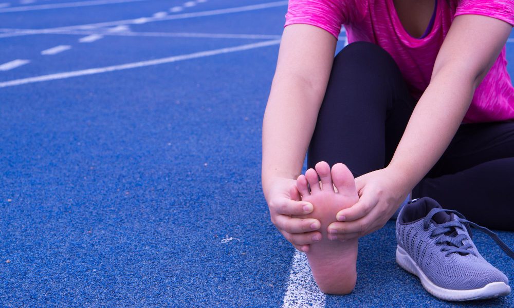 Pés e unhas de corredor: quando o incômodo vira lesão