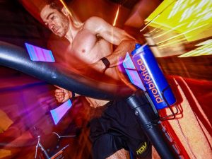 Atleta da Probiótica percorre mais de 139 km em esteira manual durante 12h