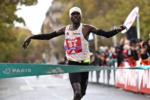 Atletas da 42 House Quebram Recorde Mundial de Corrida em Paris