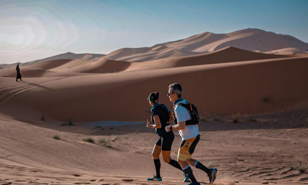 Brasileiros vivem emoções profundas no Mountain Do Deserto do Sahara
