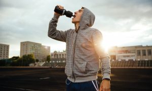 Hidratação no verão: nutricionistas explicam como manter o corpoequilibrado e hidratado nos dias mais quentes