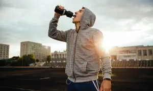 Hidratação no verão: nutricionistas explicam como manter o corpoequilibrado e hidratado nos dias mais quentes