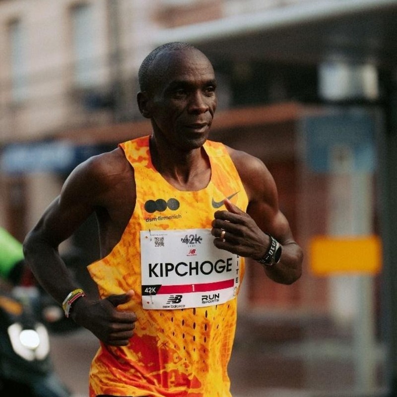 Eliud Kipchoge retorna ao Brasil com o HUAWEI WATCH GT Runner 2