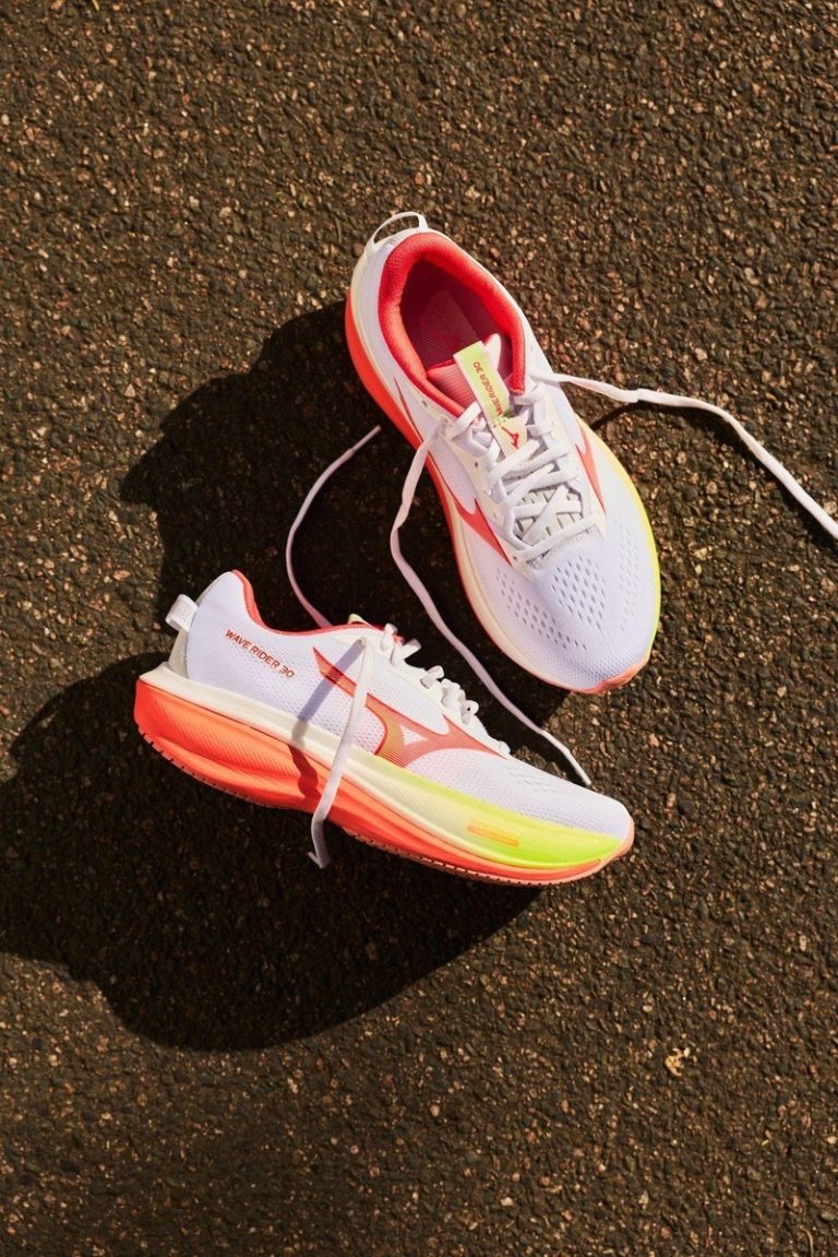 Mizuno Wave Rider 30 ganha novas cores no Brasil por R$ 999,99