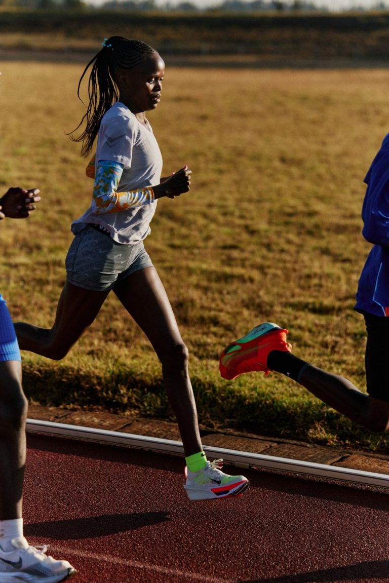 nike-alphafly-4-brigid-kosgei-2 (1)_low