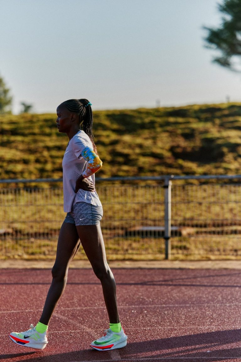 nike-alphafly-4-brigid-kosgei-3_low